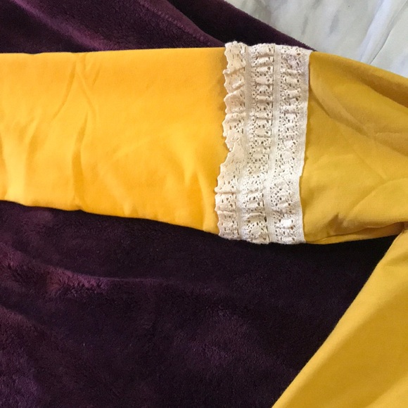 Top - Picture 2 of 2